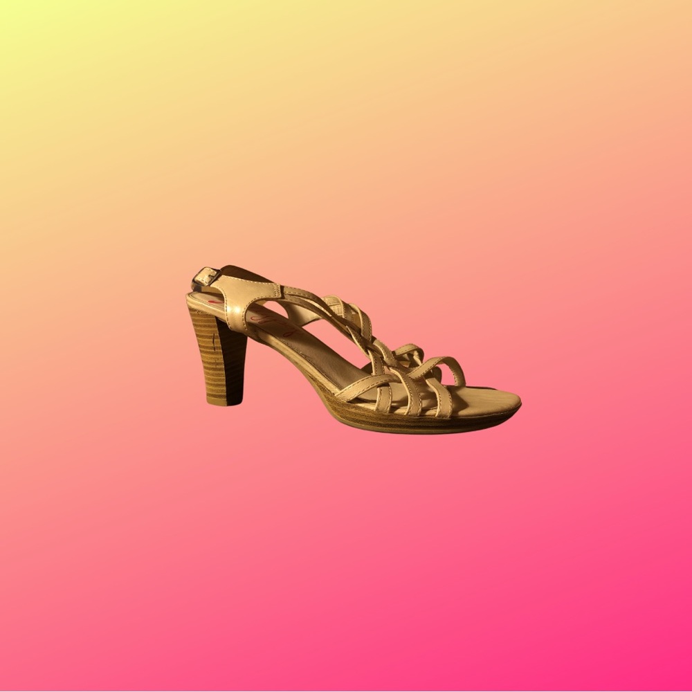 Jellypop kitten heels size 9M.